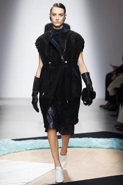 Look 1
